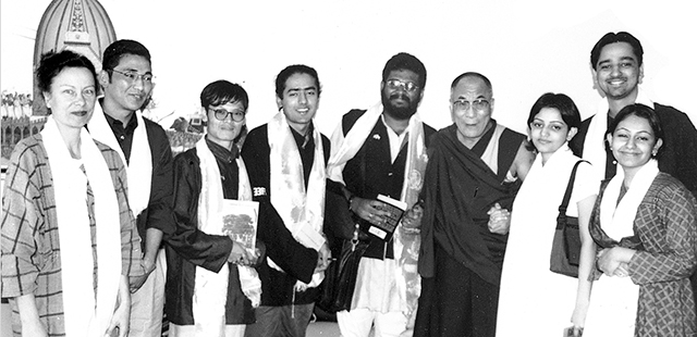 Team Friends of Tibet with His Holiness the XIV Dalai Lama of Tibet (1999): (L-R) Jaqueline Meier, Lobsang Tsering, Tenzin Tsundue, Prashant Varma; Sethu Das, Purnima Phansalkar, Harsh Piramal and Reshma Piramal. (Photo: Office of His Holiness the Dalai Lama)